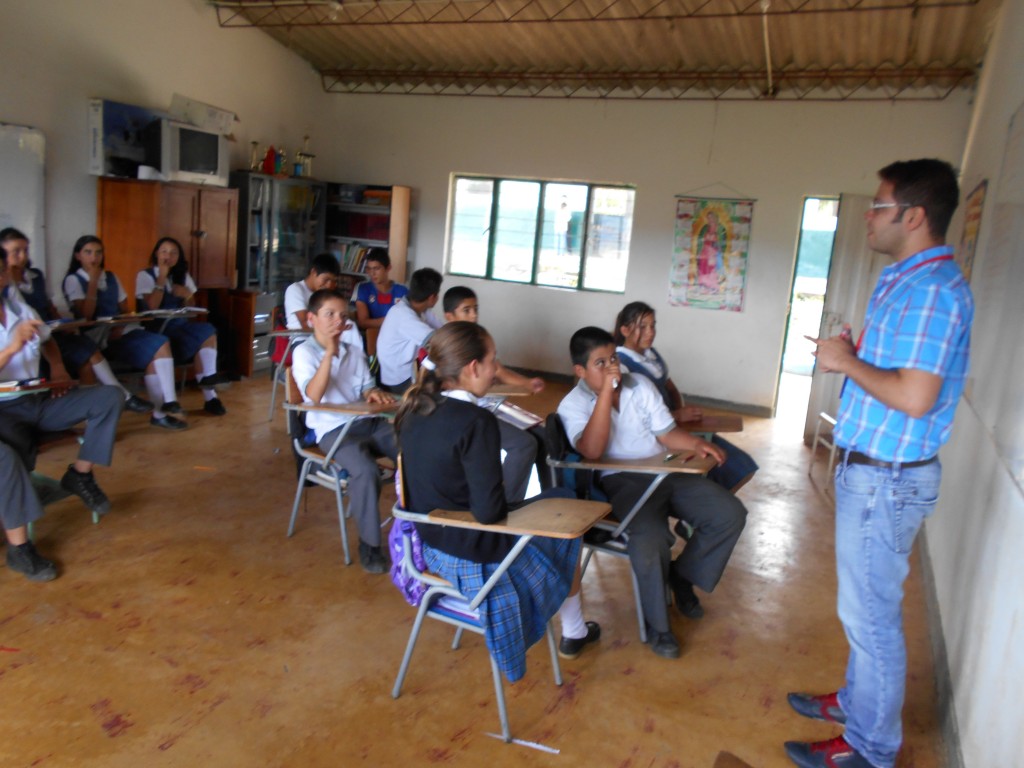Grupo de investigación de 8º grado de la Escuela Rural Quita Sol – Guadalupe, vereda Quita Sol.